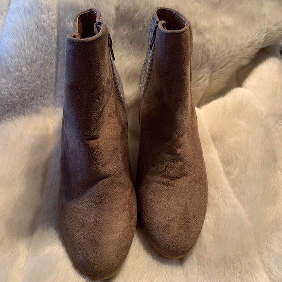 Kelso Dagger booties with sparkles - Picture 2 of 6